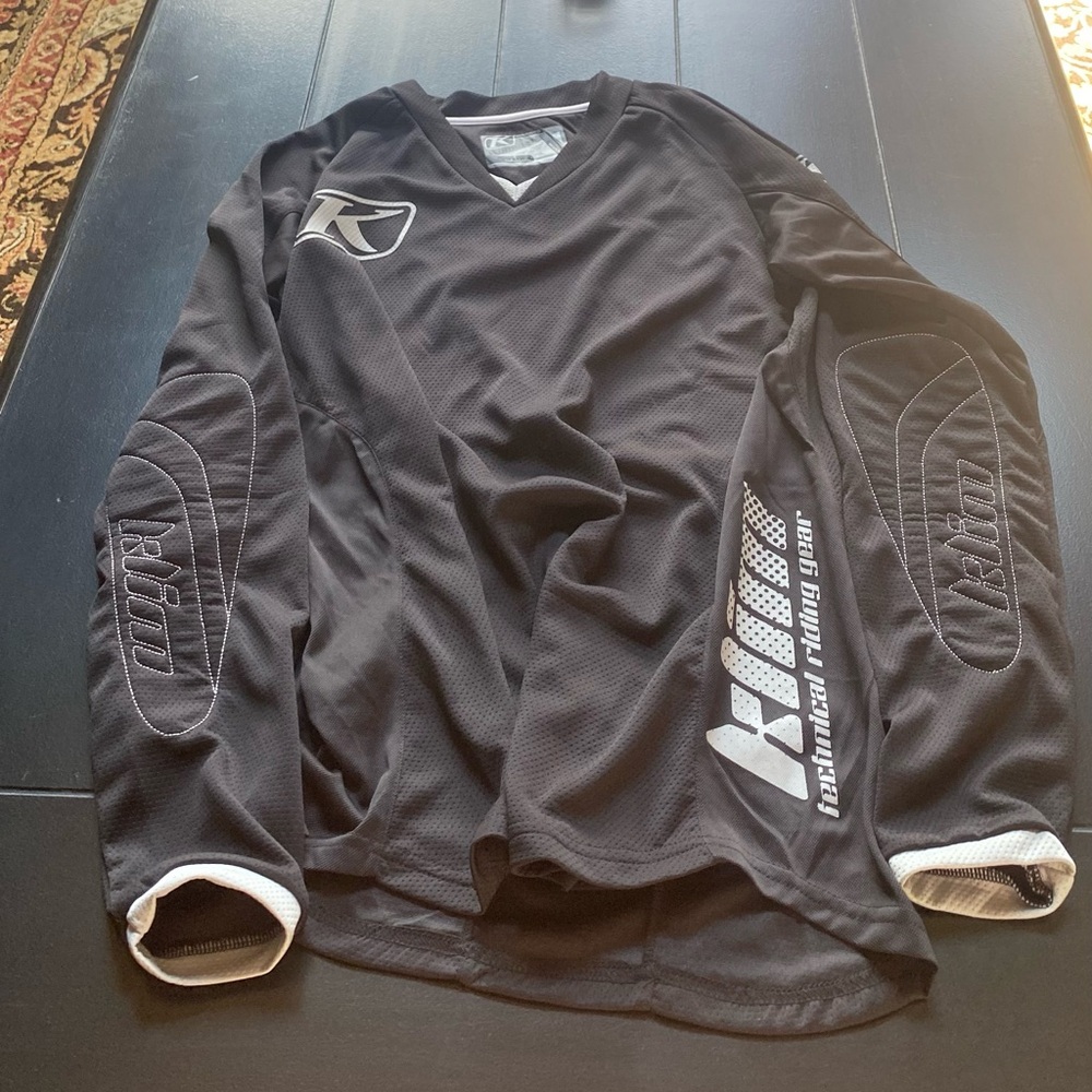 Klim Long Sleeve Jersey. Used Once Woman’s Size Medium. Mobility and ventilation